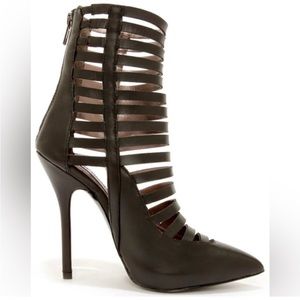 Steve Madden Lauper Cage stiletto boots